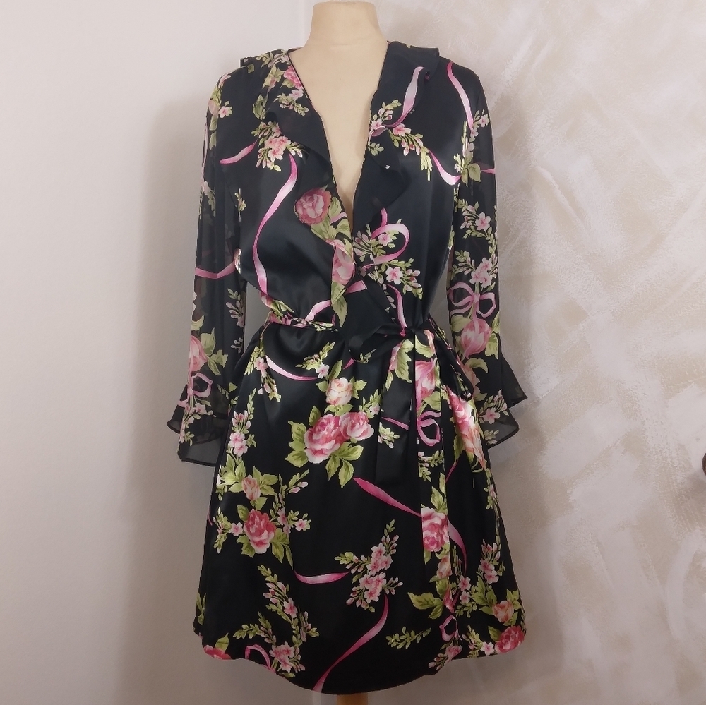 Size M Oscar de la Renta Pink Label Floral Robe with Pockets